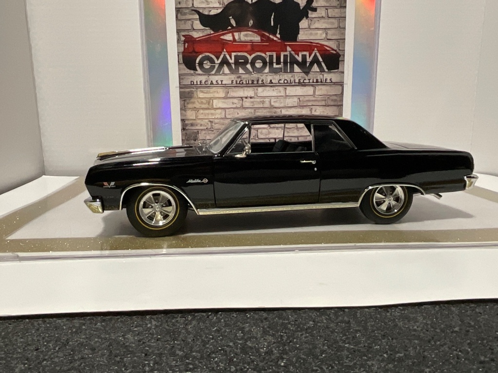 1:18 EXACT DETAIL 1965 CHEVELLE Z16 TUXEDO BLACK ** CAR HAS LIGHT RASHING image