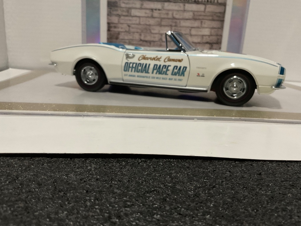 1:18 EXACT DETAIL CAMARO OFFICIAL PACE CAR image