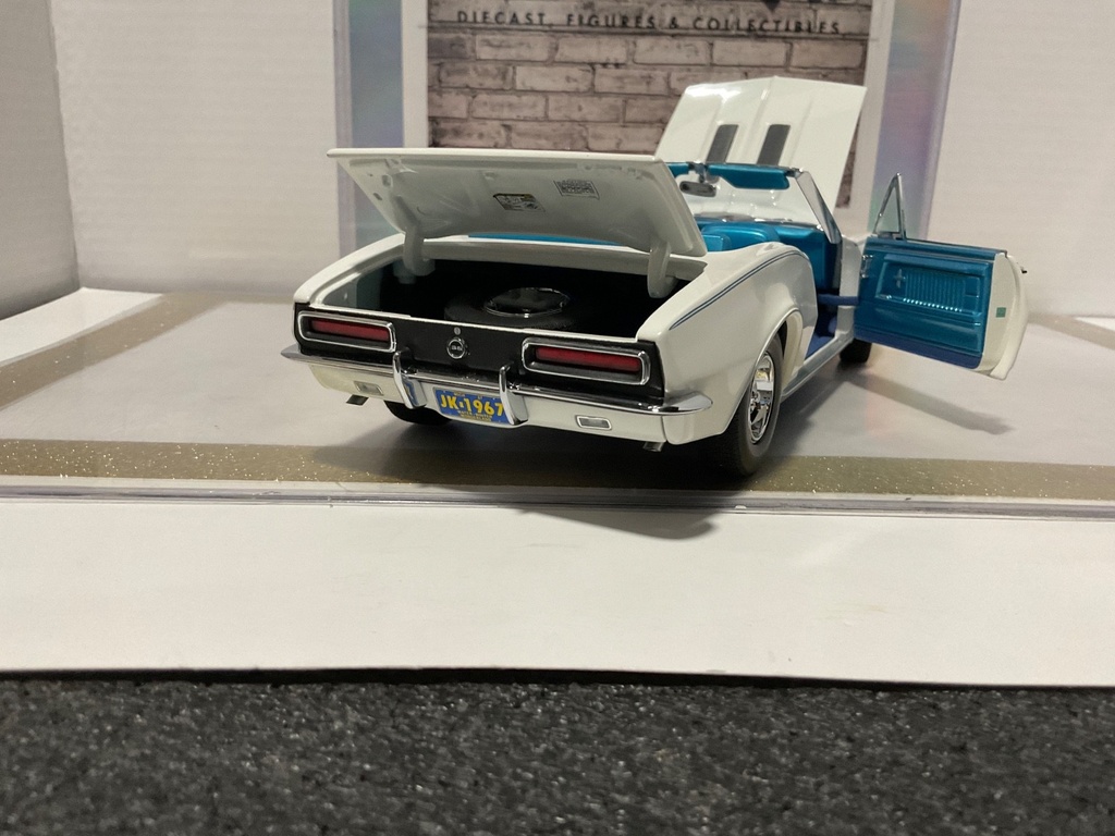 1:18 EXACT DETAIL CAMARO OFFICIAL PACE CAR image