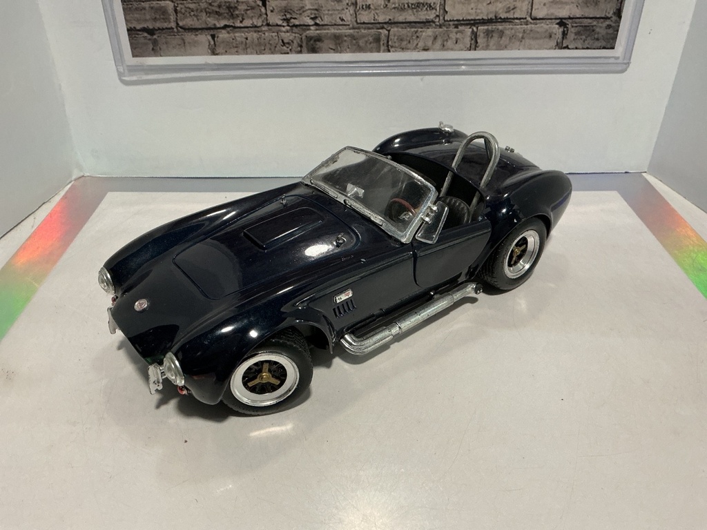 1:18 ROAD TOUGH Shelby COBRA image