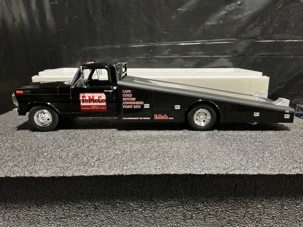 1:18 ACME 1970 f350 FoMoCo ramp truck NOT BOLTED IN STYROFOAM antenna bend image