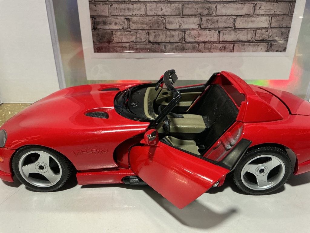1:18 BURAGO DODGE VIPER RT/10 RED ON BLACK CONVERTIBLE image