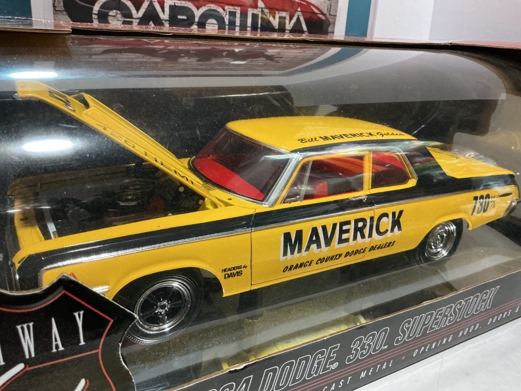 1:18 HIGHWAY 61 1964 DODGE 330 SUPERSTOCK image