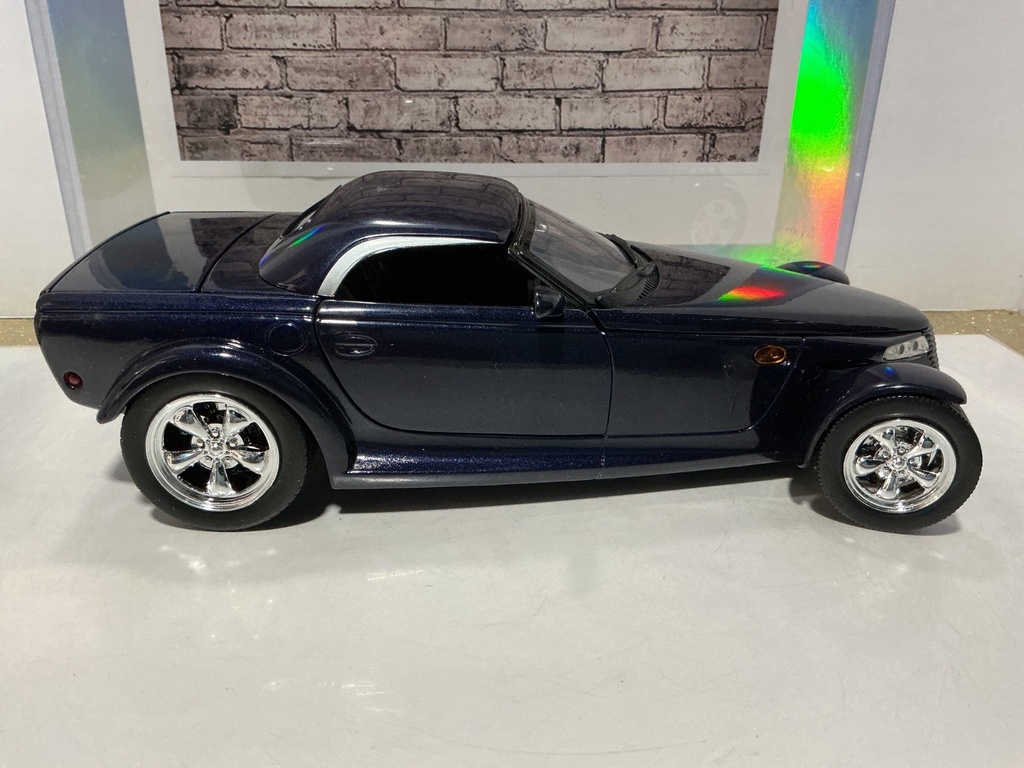 1:18 MOTORMAX 2001 CHRYSLER HOWLER CONCEPT BLUE/BLACK image