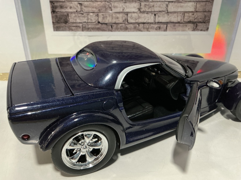 1:18 MOTORMAX 2001 CHRYSLER HOWLER CONCEPT BLUE/BLACK image