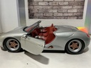 1:18 MAISTO PORSCHE BOXSTER SILVER GRAY ON RED image