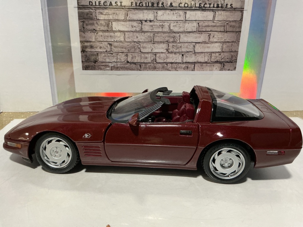 1:18 MAISTO 1992 CORVETTE ZR-1 BURGUNDY ON BURGUNDY image