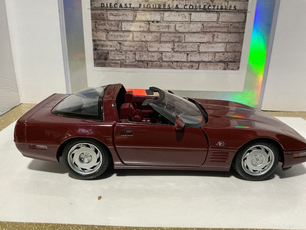 1:18 MAISTO 1992 CORVETTE ZR-1 BURGUNDY ON BURGUNDY image