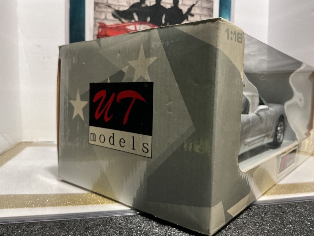 1:18 UT MODELS CHEVROLET CORVETTE image
