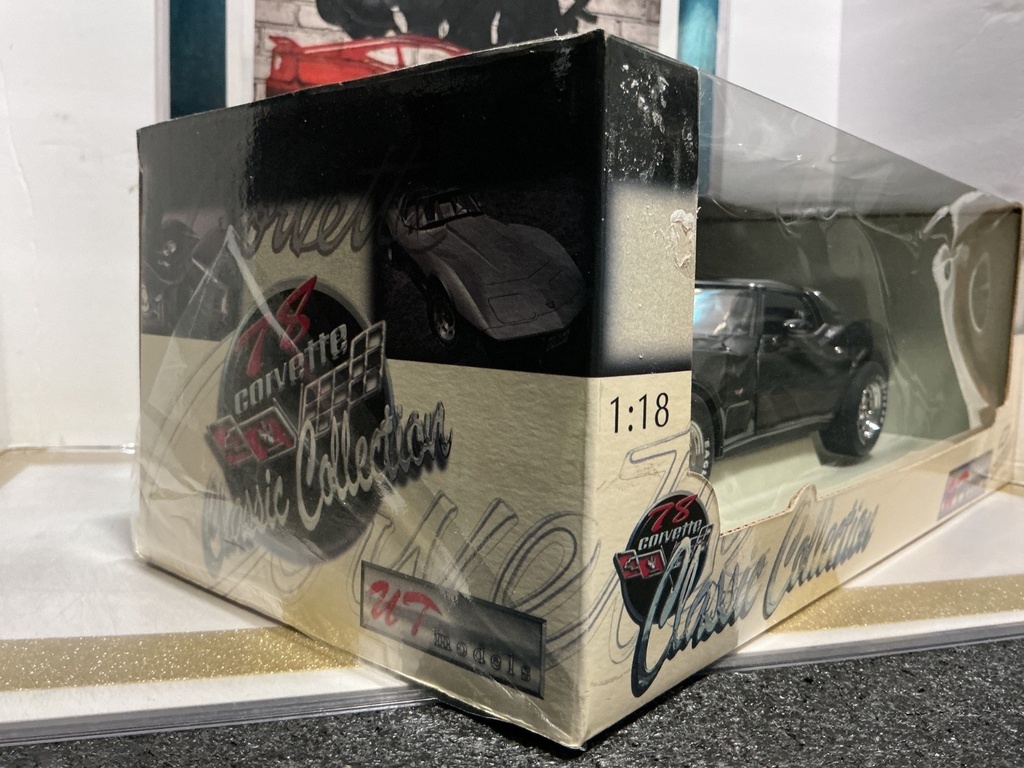 1:18 UT MODELS 78 CORVETTE CLASSIC COLLECTION image