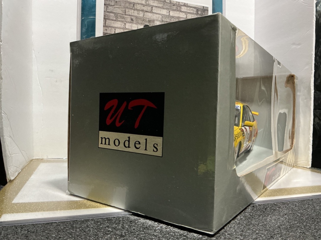 1:18 UT MODELS AUDI A4 STW image