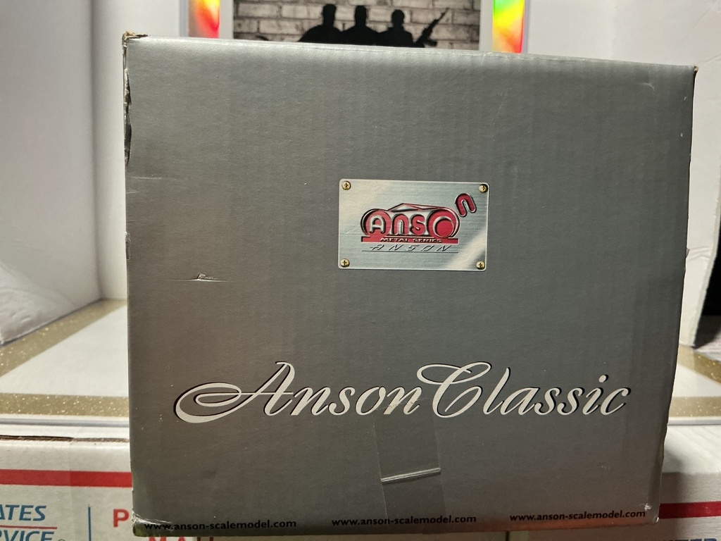 1:18 ANSON CLASSIC - 1953 ELDORADO BLACK ON TAN [RASHING ALL OVER CAR] image