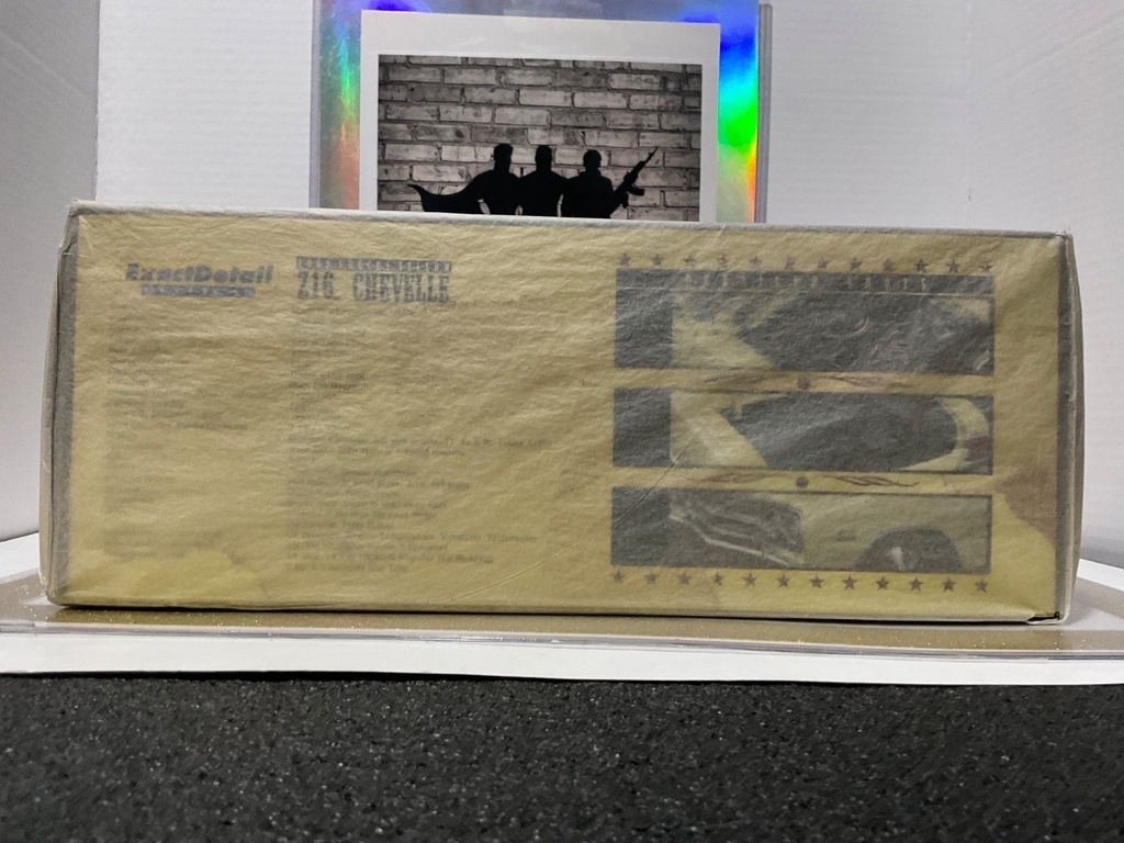 1:18 EXACT DETAIL  1965 CROCUS YELLOW Z16 CHEVELLE BLACK INTERIOR NEW image