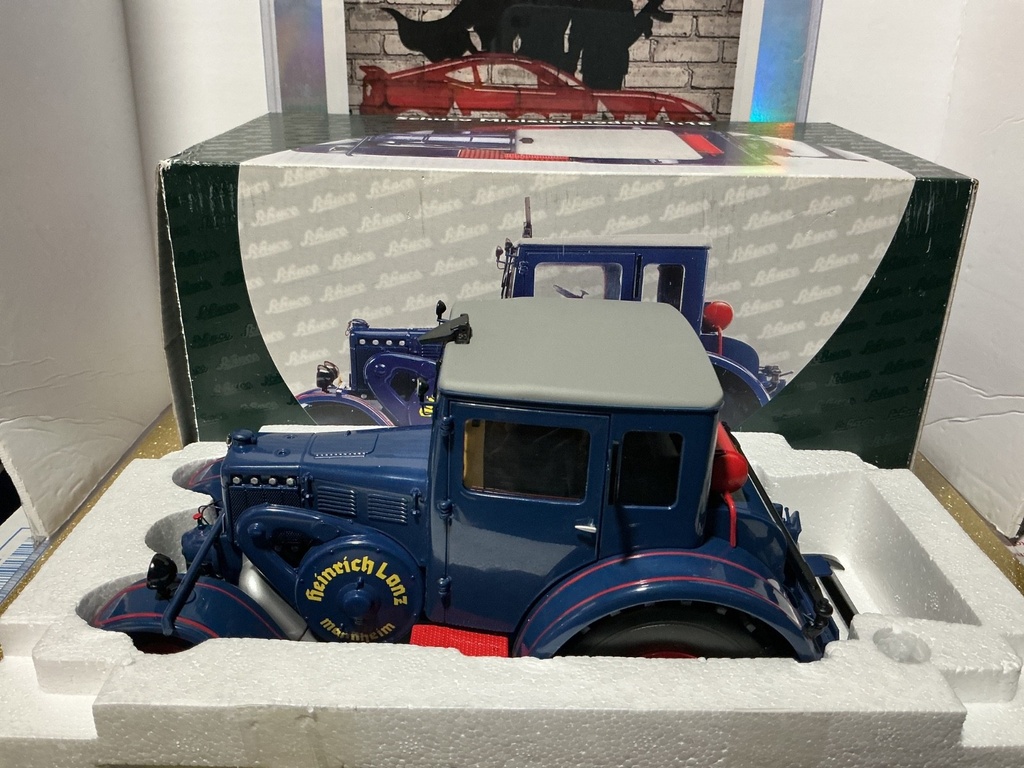 1:18 SHUCO MINIATURMODELLE LANZ EILBULLDOG TRACTOR [BROKE TIRE / DOOR HANDLE] image