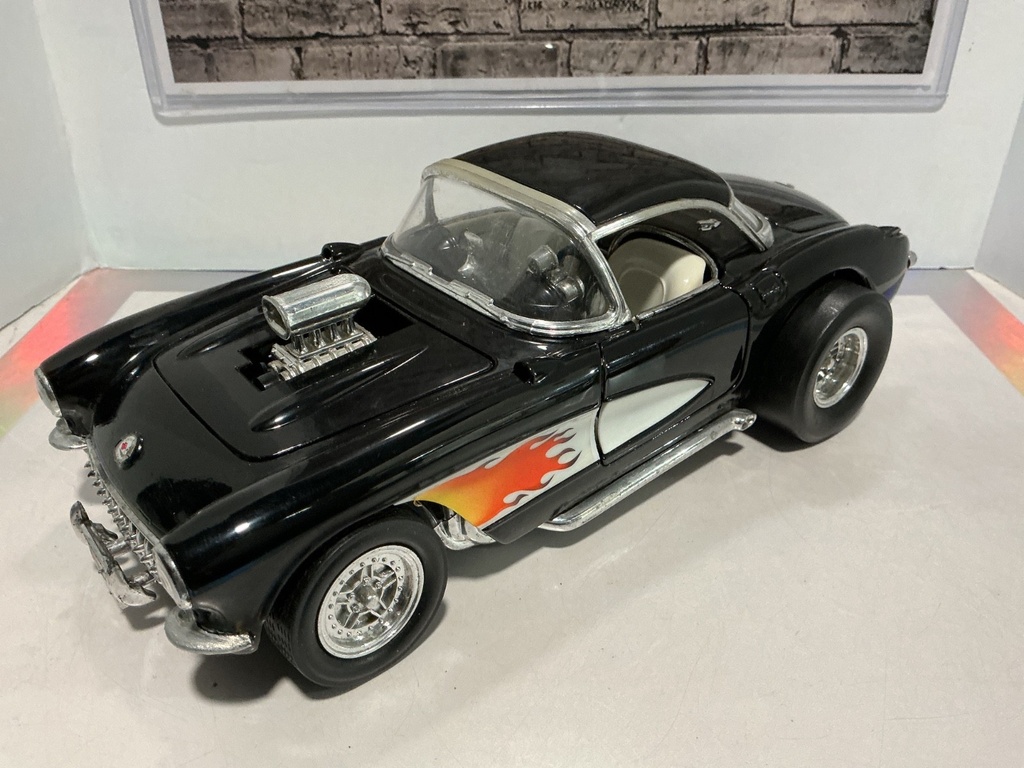 1:18 ROAD SIGNATURE 1957 CHEVROLET CORVETTE image