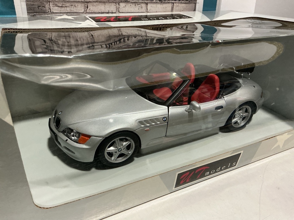 1:18 UT MODELS BMW Z3 ROADSTER image