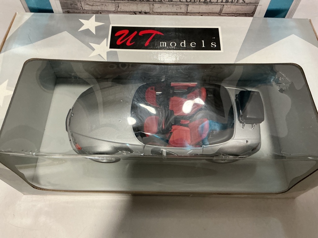 1:18 UT MODELS BMW Z3 ROADSTER image