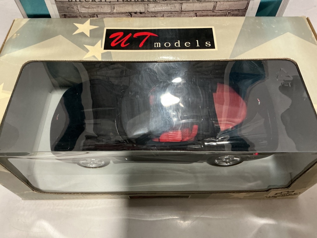 1:18 UT MODELS CHEVROLET COLLECTION image