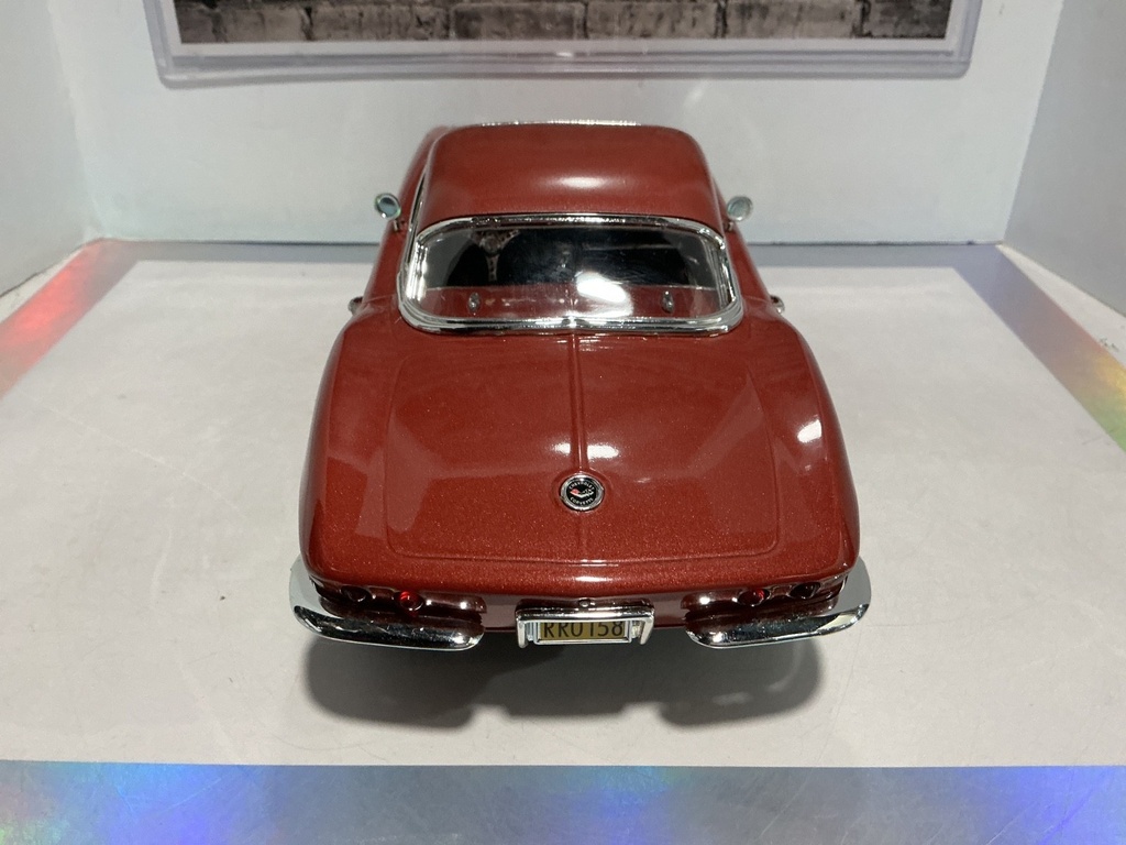 1:18 ERTL G19 FFITI 1962 CHEVY CORVETTE image