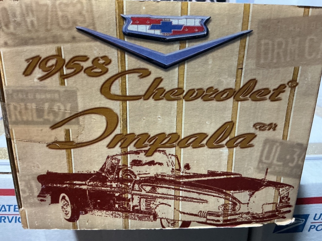 1:18 MOTORMAX 1958 CHEVROLET IMPALA WHITE ON BLACK / WHITE / SILVER image