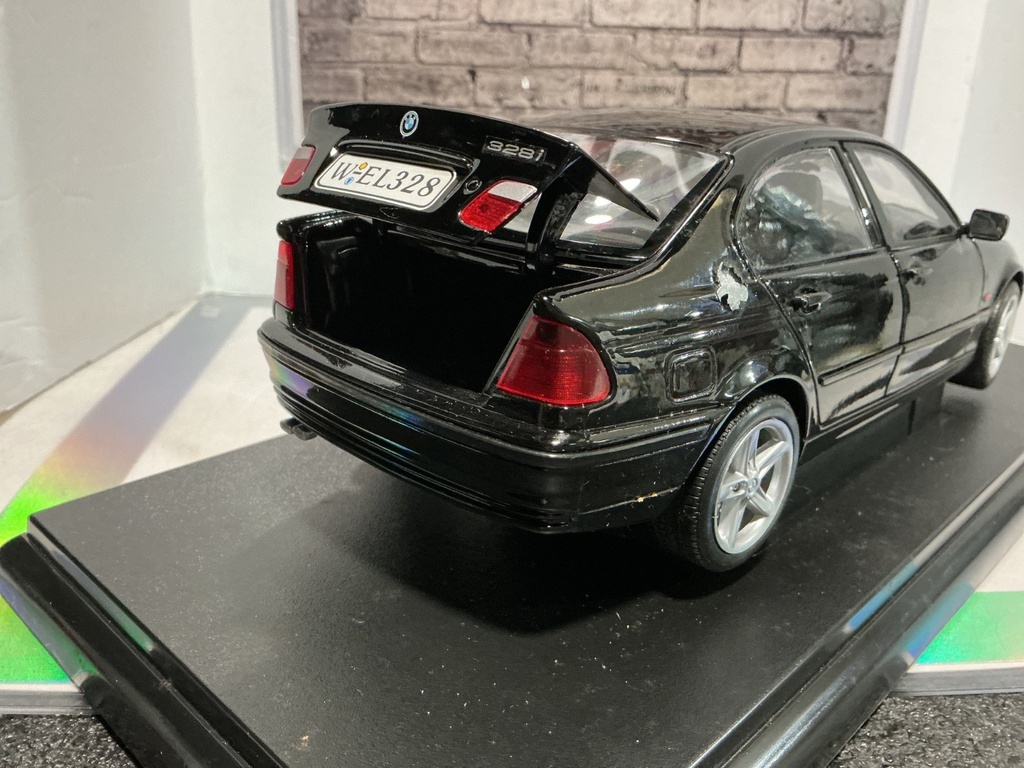 1:18 WELLY BMW 1998 BMW 328I   {BOX DAMAGED & PAINT ISSUES } BLACK  ON GRAY image