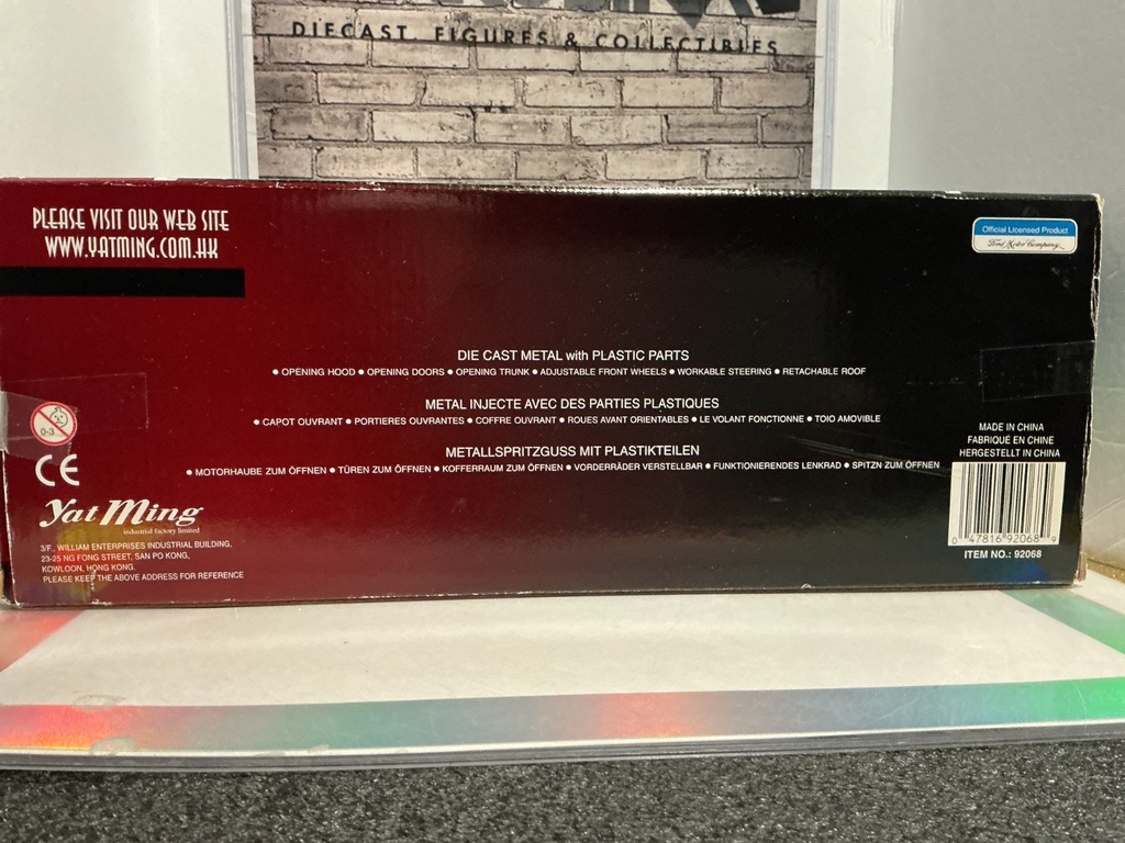 1:18 ROAD SIGNATURE 1955 FORD THUNDERBIRD  { BOX DAMAGED} PINK image