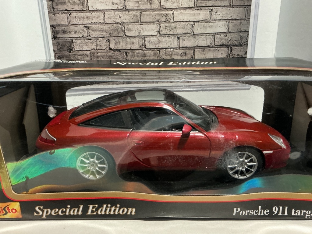 1:18 MAISTO PORSCHE 911 TARGA image
