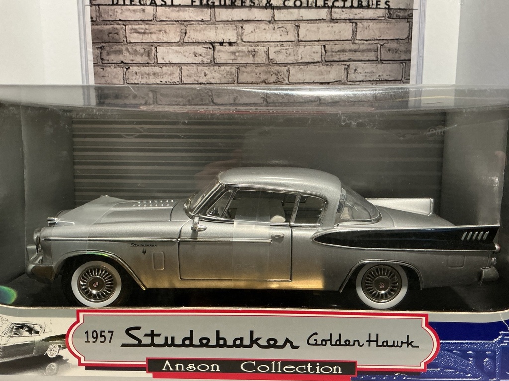 1:18 ANSON CLASSIC 1957 STUDIOBAKER GOLDEN HAWK image