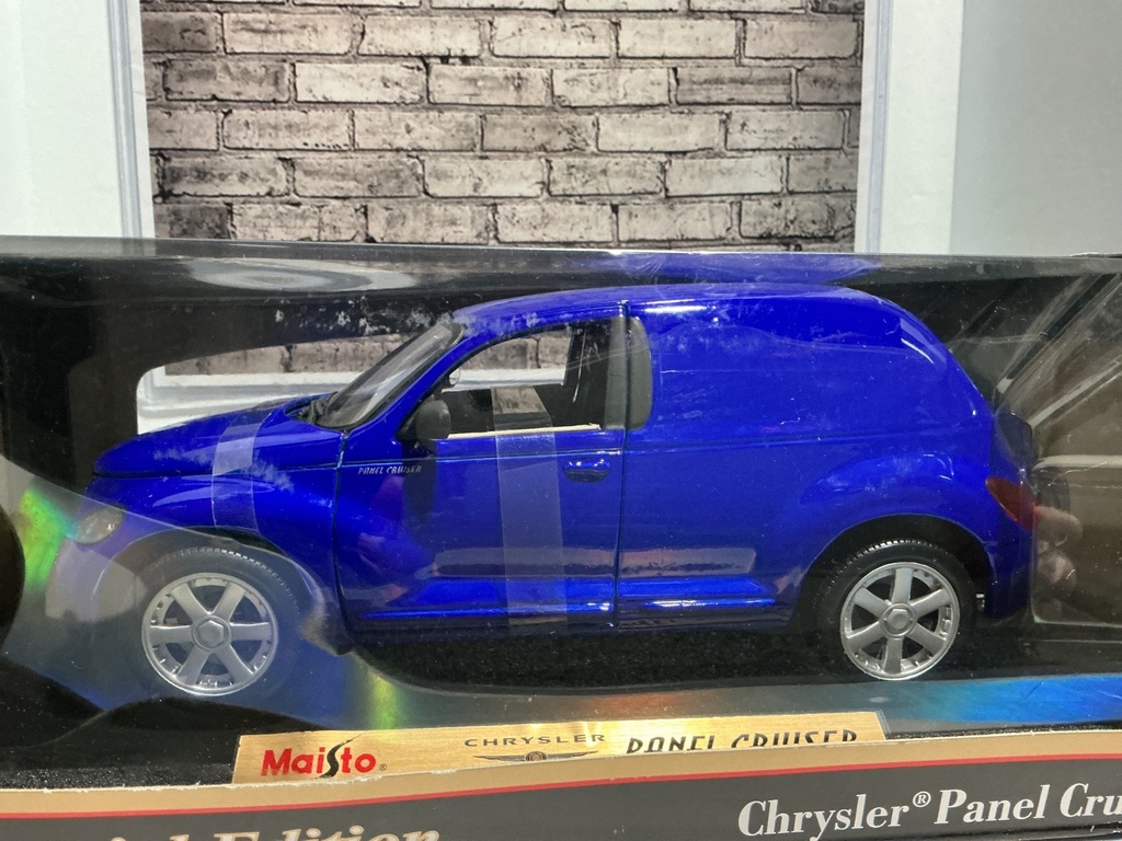 1:18 MAISTO CHRYSLER PANEL CRUISER image