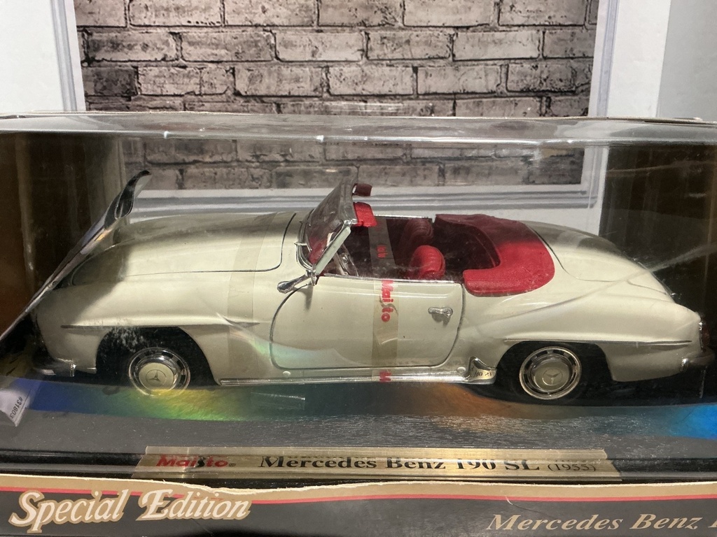 1:18 MAISTO 1955 MERCEDES BENZ 190 SL image