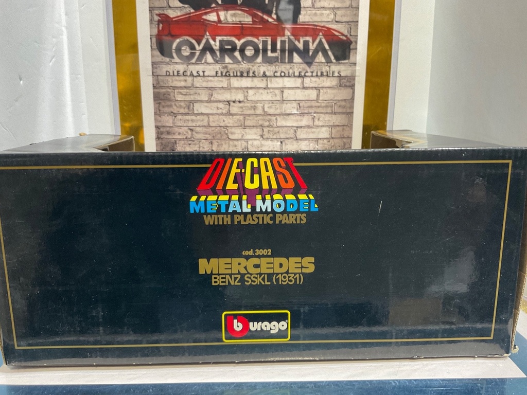 1/18 BURAGO 1931 MERCEDES BENZ SSKL  {BOX DAMAGED, NO PLASTIC} image