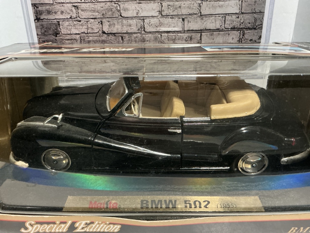 1:18 MAISTO BMW 502 1955 SPECIAL EDITION image