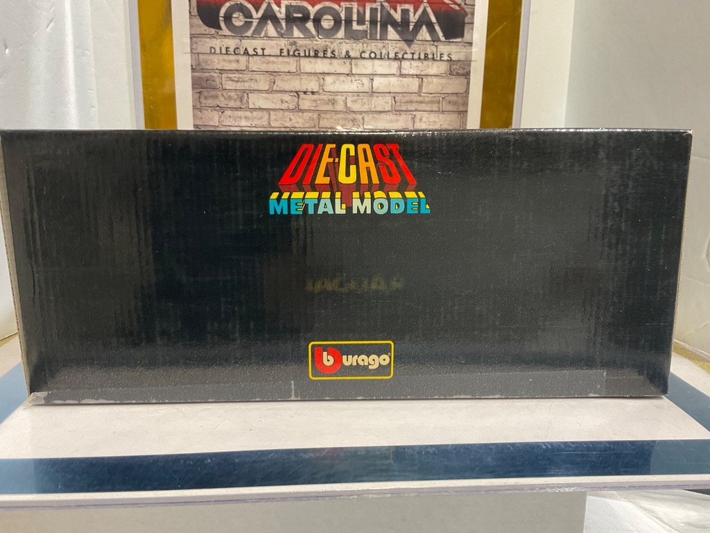1/18 BURAGO JAGUAR  {BOX DAMAGED} image