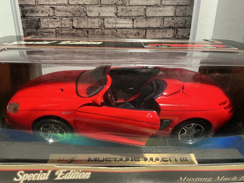 1:18 MAISTO MUSTANG MACH III image