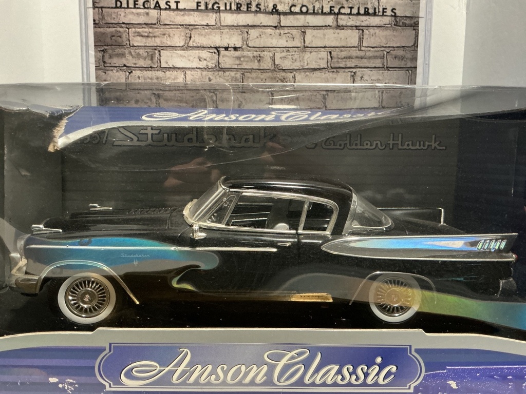 1:18 ANSON CLASSIC 1957 STUDIOBAKER GOLDEN HAWK *DAMAGED BOX* image