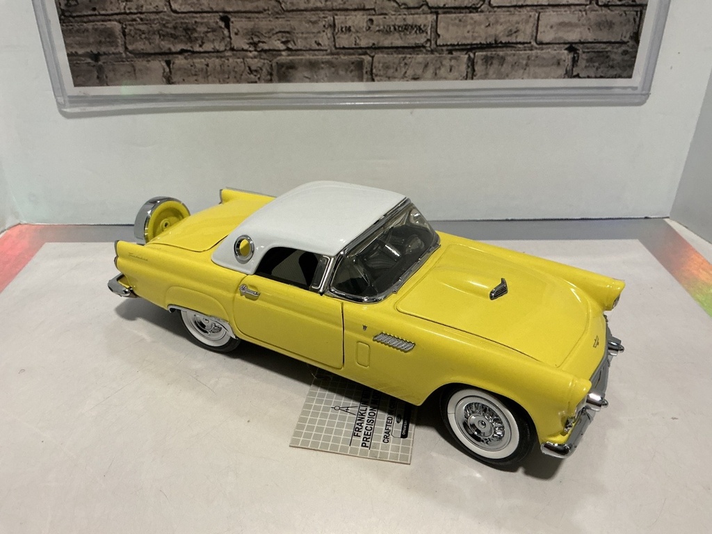 1:24 FRANKLIN MINT B11E010 1956 FORD THUNDERBIRD LE image