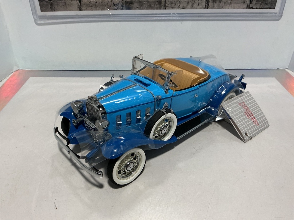 1:24 FRANKLIN MINT B11C371 1932 CHEVY CONFEDERADE SPORT ROADSTER image