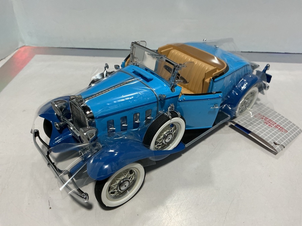 1:24 FRANKLIN MINT B11C371 1932 CHEVY CONFEDERADE SPORT ROADSTER image
