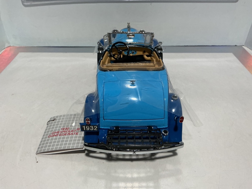 1:24 FRANKLIN MINT B11C371 1932 CHEVY CONFEDERADE SPORT ROADSTER image