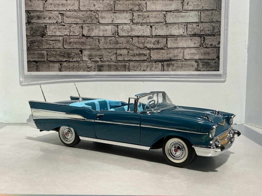 1:24 DANBURY MINT 1957 CHEVROLET BEL AIR image