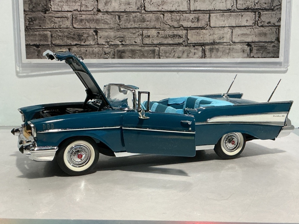 1:24 DANBURY MINT 1957 CHEVROLET BEL AIR image