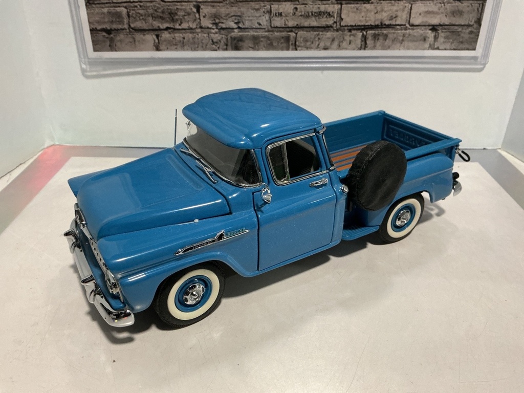 1:24 DANBURY MINT 1958 CHEVROLET APACHE image