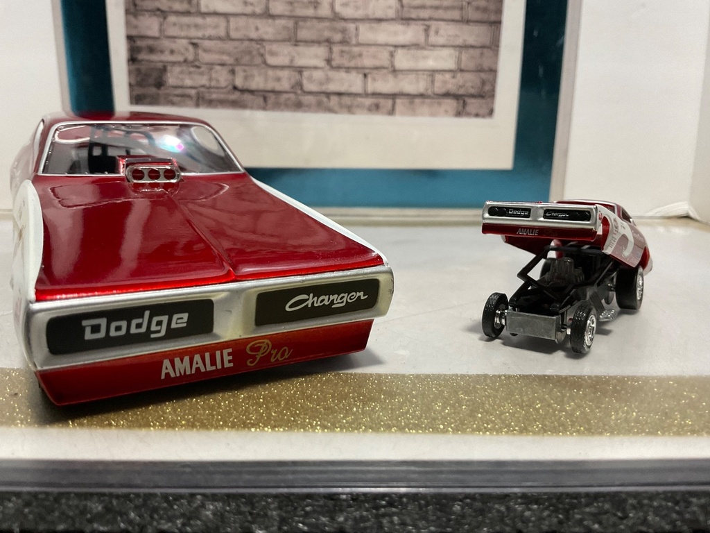 1/24 & 1/64  HOT WHEELS GENE SNOW DODGE CHARGER RAMBUNCTIOUS  { NO BOX} image