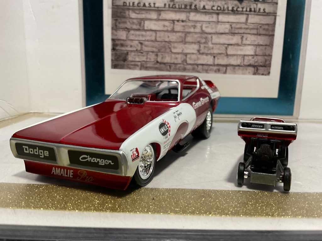 1/24 & 1/64  HOT WHEELS GENE SNOW DODGE CHARGER RAMBUNCTIOUS  { NO BOX} image