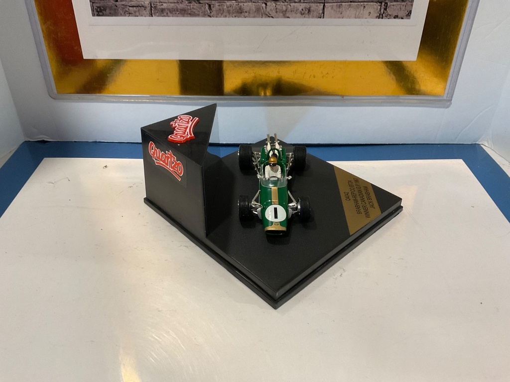 1:43 QUARTZO Q4042 BRABHAM-REP CO BT24 WINNER CANADIAN G.P. 1967 image