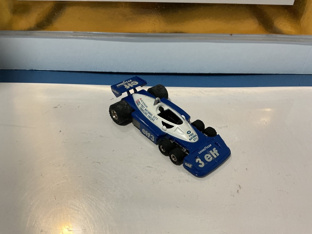 1:43 HUBLEY MADE IN JAPAN TYRRELL P34 image