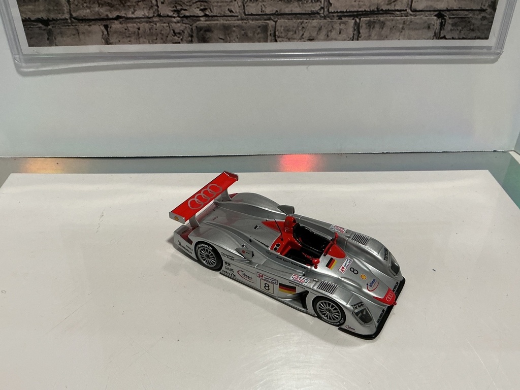 1:43 ONYX AUDI R8 #8 image