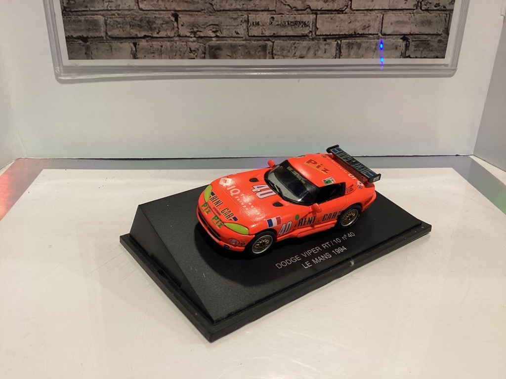 1:43 UNIVERSAL HOBBIES DODGE VIPER RT/10 n40 LE MANS 1994 #40 image