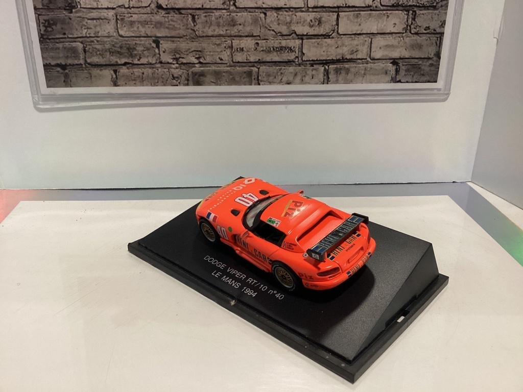 1:43 UNIVERSAL HOBBIES DODGE VIPER RT/10 n40 LE MANS 1994 #40 image