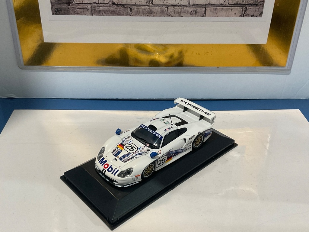 1:43 MINICHAMPS RALLYCAR Porsche Mobil #25 image